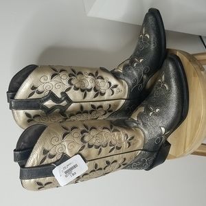 Cowgirl Boots, Size 9 1/2, Brand New